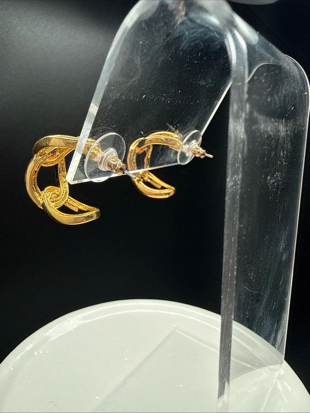 Source‎ Unknown Gold-Tone Crystal Link Earrings